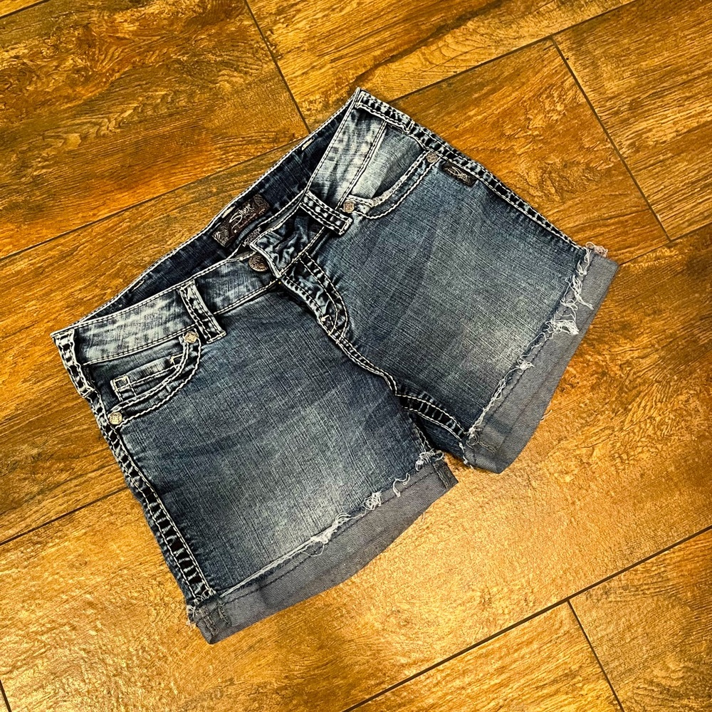 EUC Silver Mckenzie Cuffed Short, Size 30